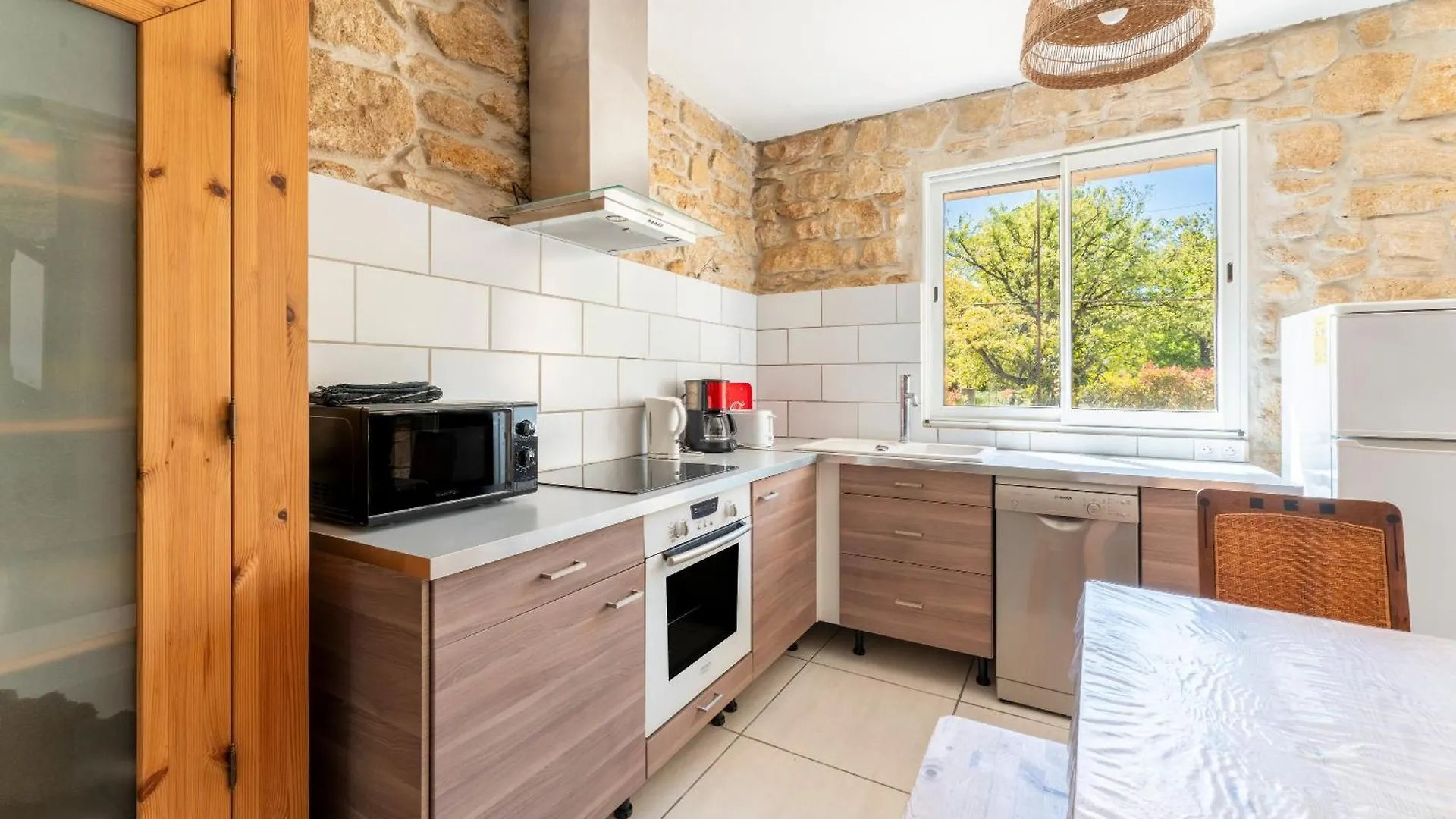 Maison Monteux 0*,